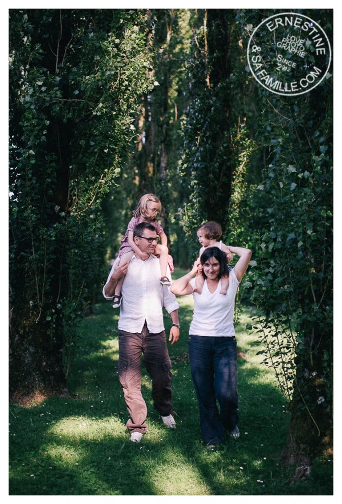 Ernestine et sa famille photographe de Mariage et Famille [séance famille] - Pique-nique au soleil image 55