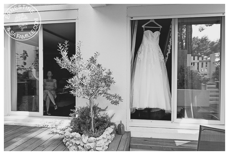 préparatif de la mariée à Martigues reportage photo de mariage par Ernestine et sa famille