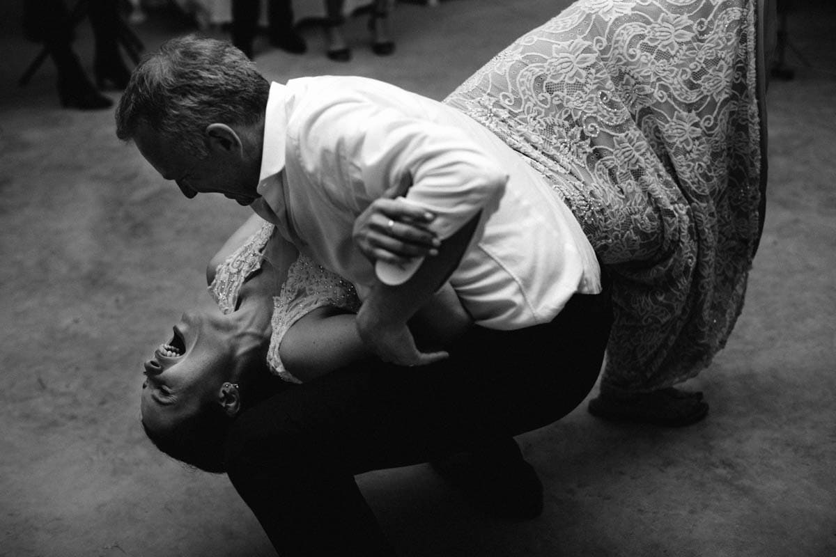 Ernestine et sa famille documentary wedding photographer in Montauban France