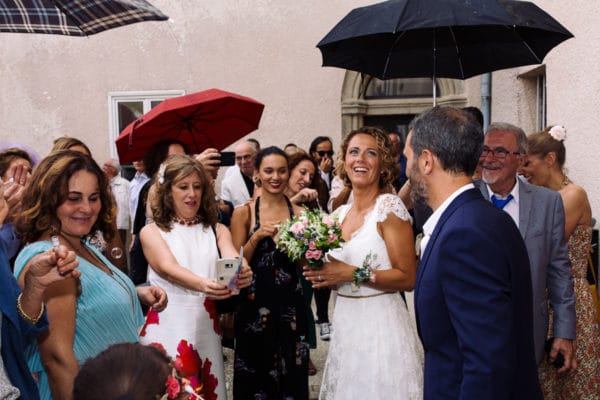 reportage photo de mariage en Ardèche une grande fête de mariage cool et familial