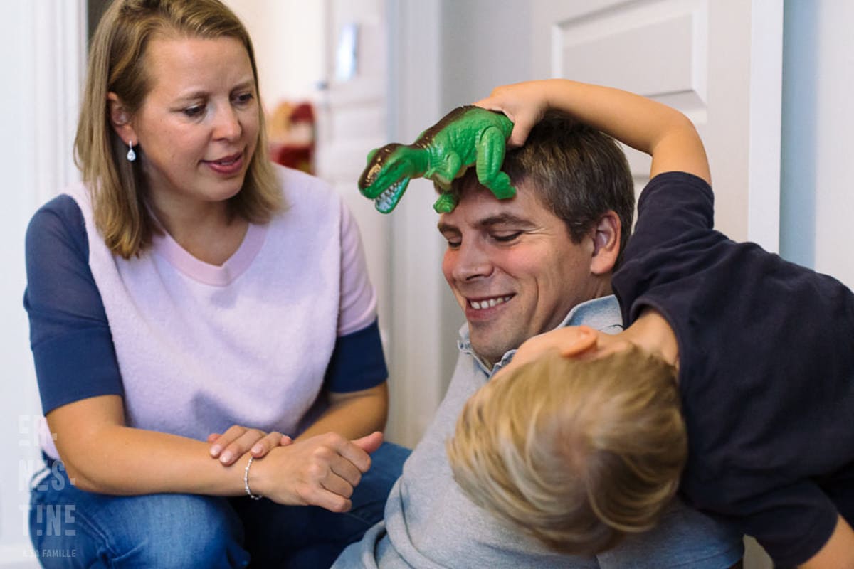Ernestine-et-sa-famille-wedding and life photographer_-20 ‣ Photographe de famille à l'approche documentaire pour vos évènements ou votre vie quotidienne, à Paris et dans toute la France Reportage Documentaire de famille à Neuilly dans les Hauts-de-Seine