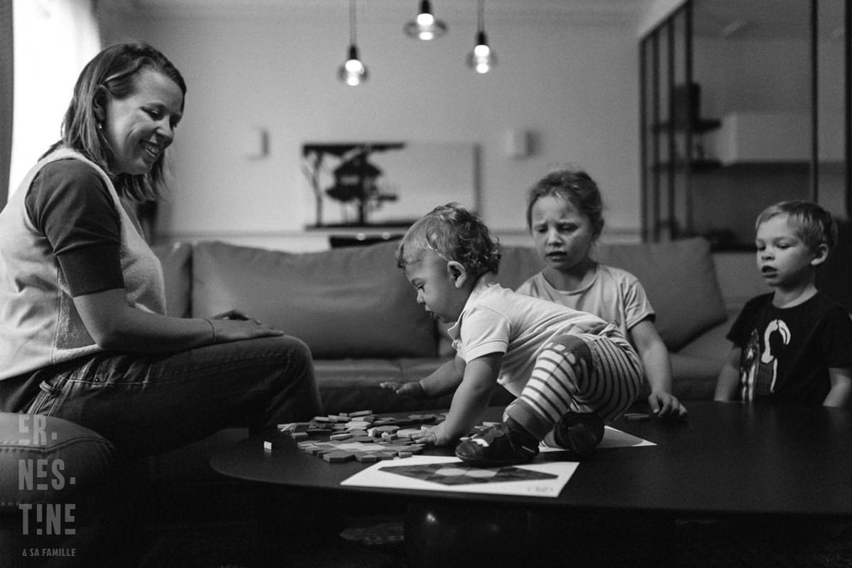 Ernestine-et-sa-famille-wedding and life photographer_-25 ‣ Photographe de famille à l'approche documentaire pour vos évènements ou votre vie quotidienne, à Paris et dans toute la France Reportage Documentaire de famille à Neuilly dans les Hauts-de-Seine