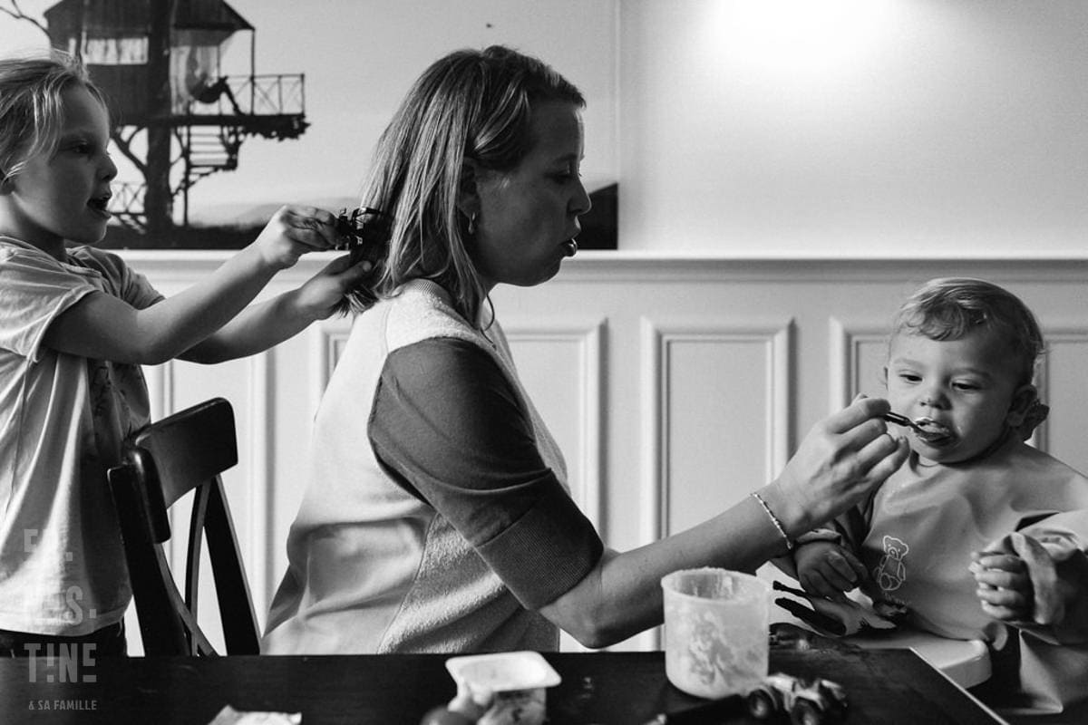 Ernestine-et-sa-famille-wedding and life photographer_-28 ‣ Photographe de famille à l'approche documentaire pour vos évènements ou votre vie quotidienne, à Paris et dans toute la France Reportage Documentaire de famille à Neuilly dans les Hauts-de-Seine