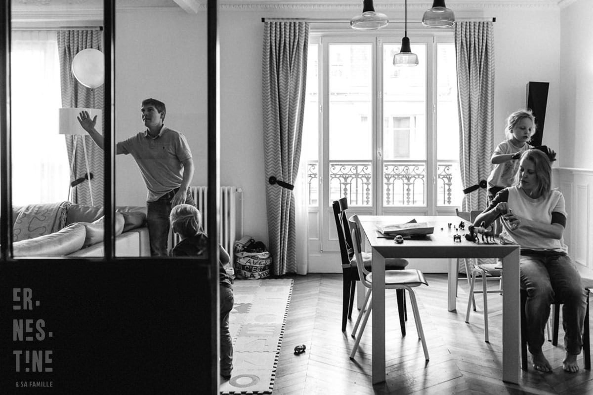 Ernestine-et-sa-famille-wedding and life photographer_-29 ‣ Photographe de famille à l'approche documentaire pour vos évènements ou votre vie quotidienne, à Paris et dans toute la France Reportage Documentaire de famille à Neuilly dans les Hauts-de-Seine