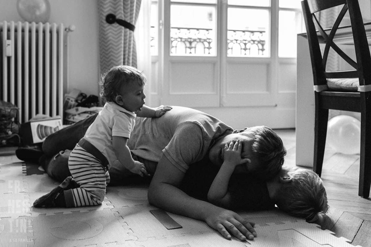 Ernestine-et-sa-famille-wedding and life photographer_-30 ‣ Photographe de famille à l'approche documentaire pour vos évènements ou votre vie quotidienne, à Paris et dans toute la France Reportage Documentaire de famille à Neuilly dans les Hauts-de-Seine