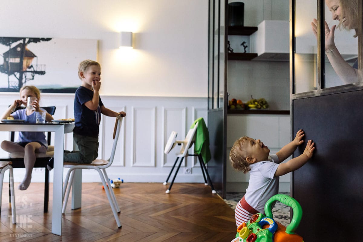 Ernestine-et-sa-famille-wedding and life photographer_-33 ‣ Photographe de famille à l'approche documentaire pour vos évènements ou votre vie quotidienne, à Paris et dans toute la France Reportage Documentaire de famille à Neuilly dans les Hauts-de-Seine