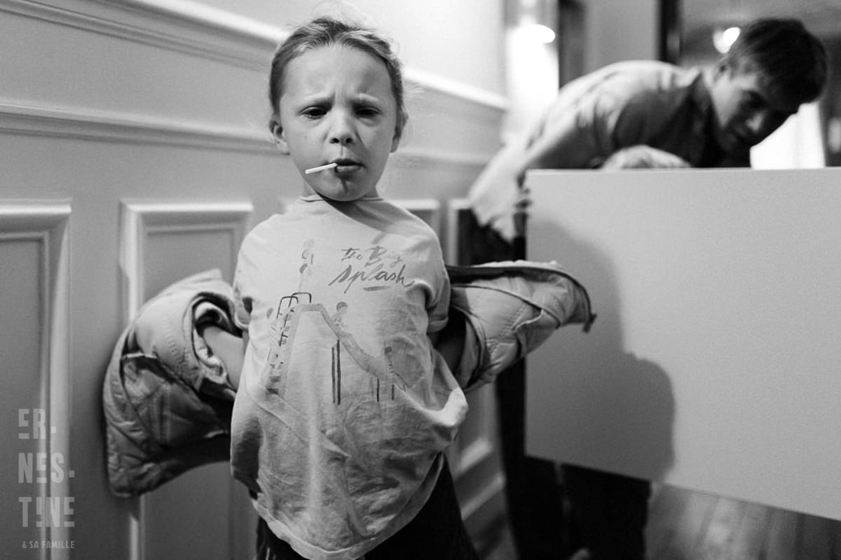 Ernestine-et-sa-famille-wedding and life photographer_-5 ‣ Photographe de famille à l'approche documentaire pour vos évènements ou votre vie quotidienne, à Paris et dans toute la France Reportage Documentaire de famille à Neuilly dans les Hauts-de-Seine