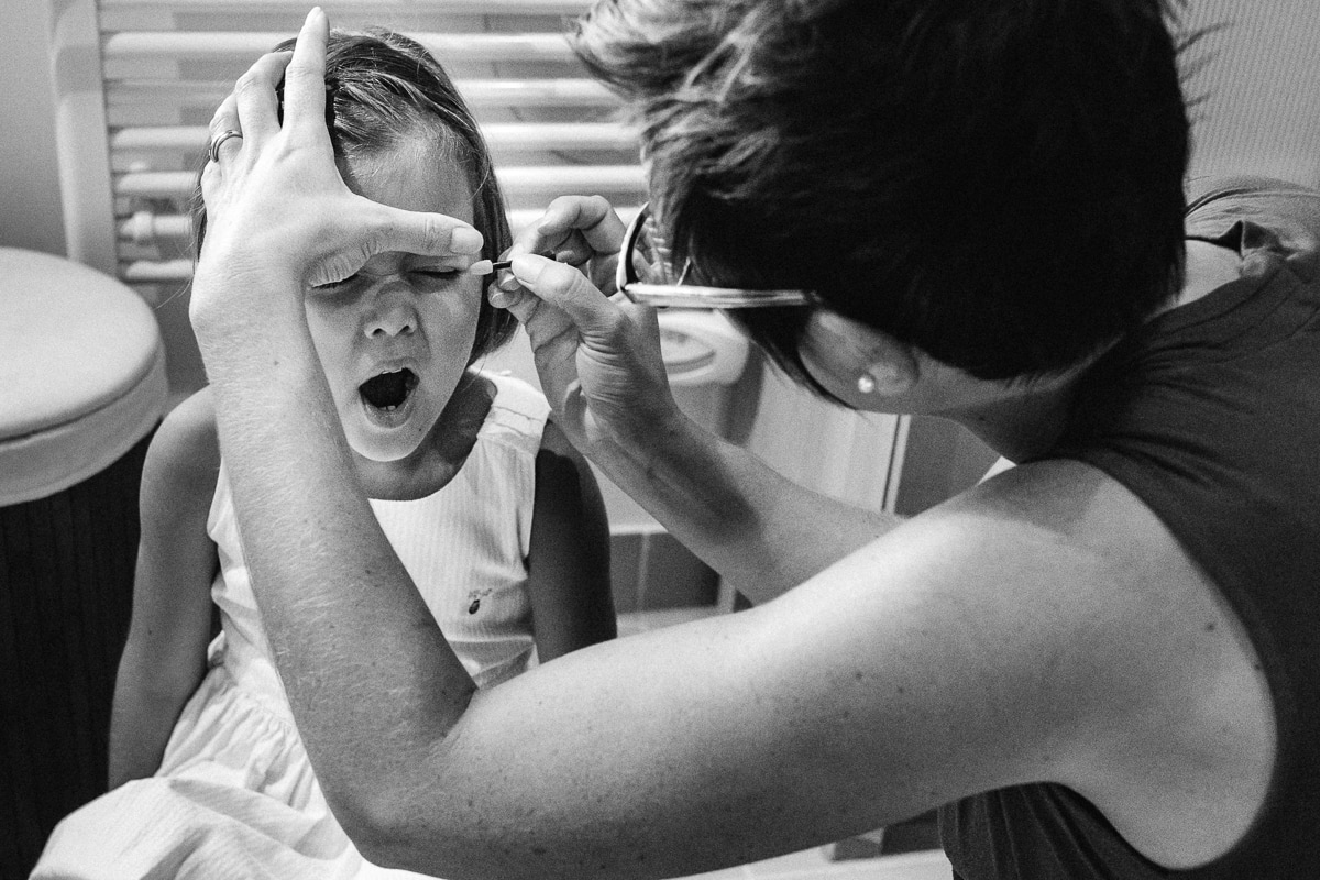Ernestine-et-sa-famille-wedding and life photographer_MG-11 ‣ Photographe de famille à l'approche documentaire pour vos évènements ou votre vie quotidienne, à Paris et dans toute la France reportage de baptême dans la drome photographe de famille