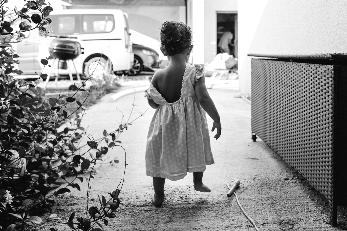 Ernestine-et-sa-famille-wedding and life photographer_MG-12 ‣ Photographe de famille à l'approche documentaire pour vos évènements ou votre vie quotidienne, à Paris et dans toute la France reportage de baptême dans la drome photographe de famille