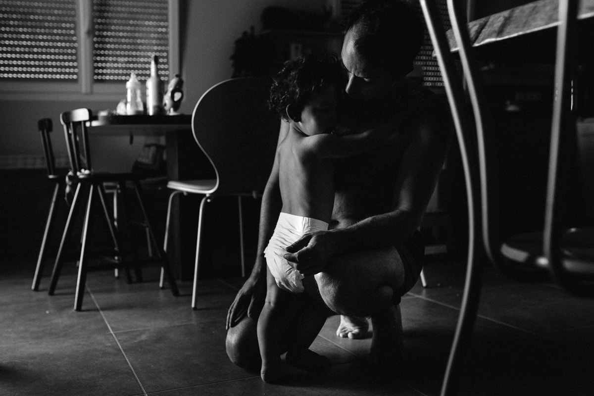 Ernestine-et-sa-famille-wedding and life photographer_MG-2 ‣ Photographe de famille à l'approche documentaire pour vos évènements ou votre vie quotidienne, à Paris et dans toute la France reportage de baptême dans la drome photographe de famille