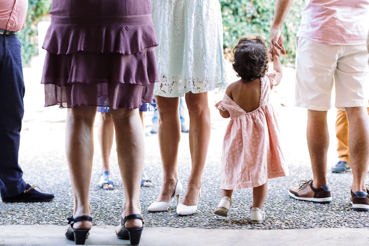 Ernestine-et-sa-famille-wedding and life photographer_MG-22 ‣ Photographe de famille à l'approche documentaire pour vos évènements ou votre vie quotidienne, à Paris et dans toute la France reportage de baptême devant l'église dans la drome photographe de famille
