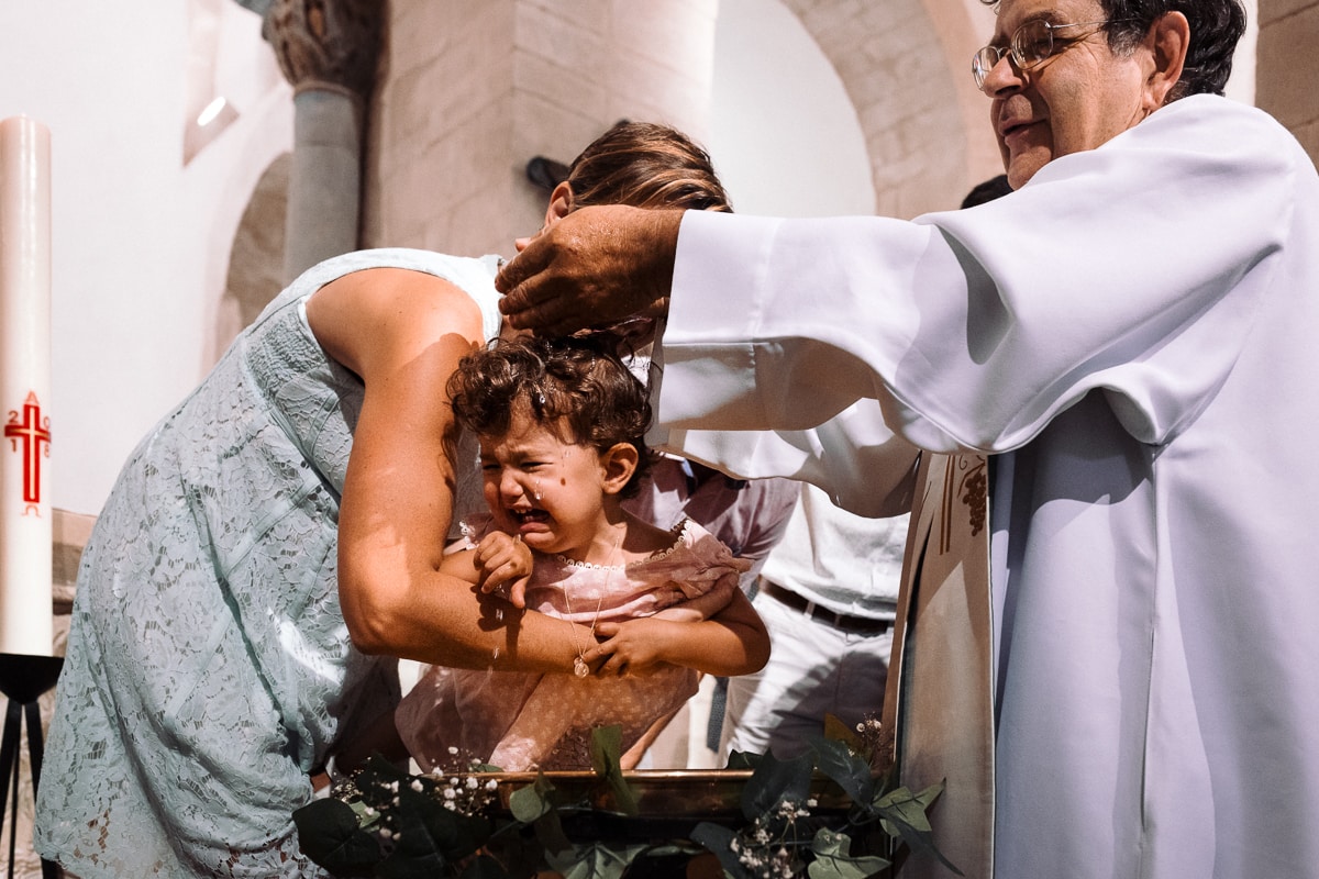 Ernestine-et-sa-famille-wedding and life photographer_MG-27 ‣ Photographe de famille à l'approche documentaire pour vos évènements ou votre vie quotidienne, à Paris et dans toute la France reportage de baptême dans la drome photographe de famille
