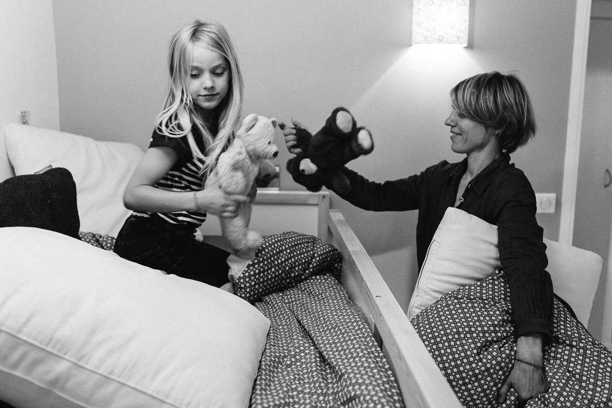 Ernestine-et-sa-famille-wedding and life photographer_NO-2 ‣ Photographe de famille à l'approche documentaire pour vos évènements ou votre vie quotidienne, à Paris et dans toute la France Reportage de famille à Paris, en ile de France