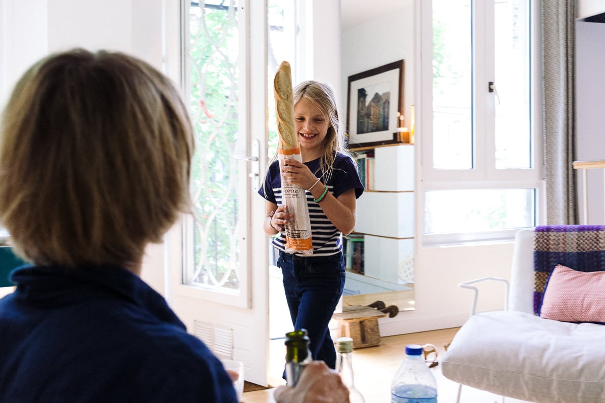 Ernestine-et-sa-famille-wedding and life photographer_NO-23 ‣ Photographe de famille à l'approche documentaire pour vos évènements ou votre vie quotidienne, à Paris et dans toute la France Reportage de famille à Paris, en ile de France
