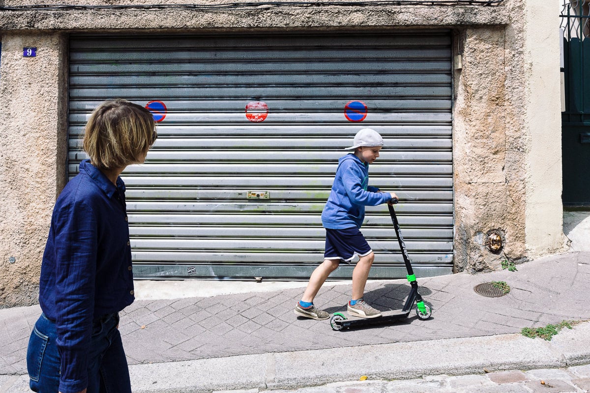Ernestine-et-sa-famille-wedding and life photographer_NO-35 ‣ Photographe de famille à l'approche documentaire pour vos évènements ou votre vie quotidienne, à Paris et dans toute la France Reportage de famille à Paris, en ile de France