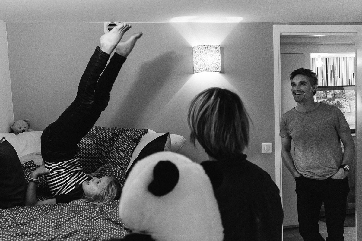 Ernestine-et-sa-famille-wedding and life photographer_NO-4 ‣ Photographe de famille à l'approche documentaire pour vos évènements ou votre vie quotidienne, à Paris et dans toute la France Reportage de famille à Paris, en ile de France