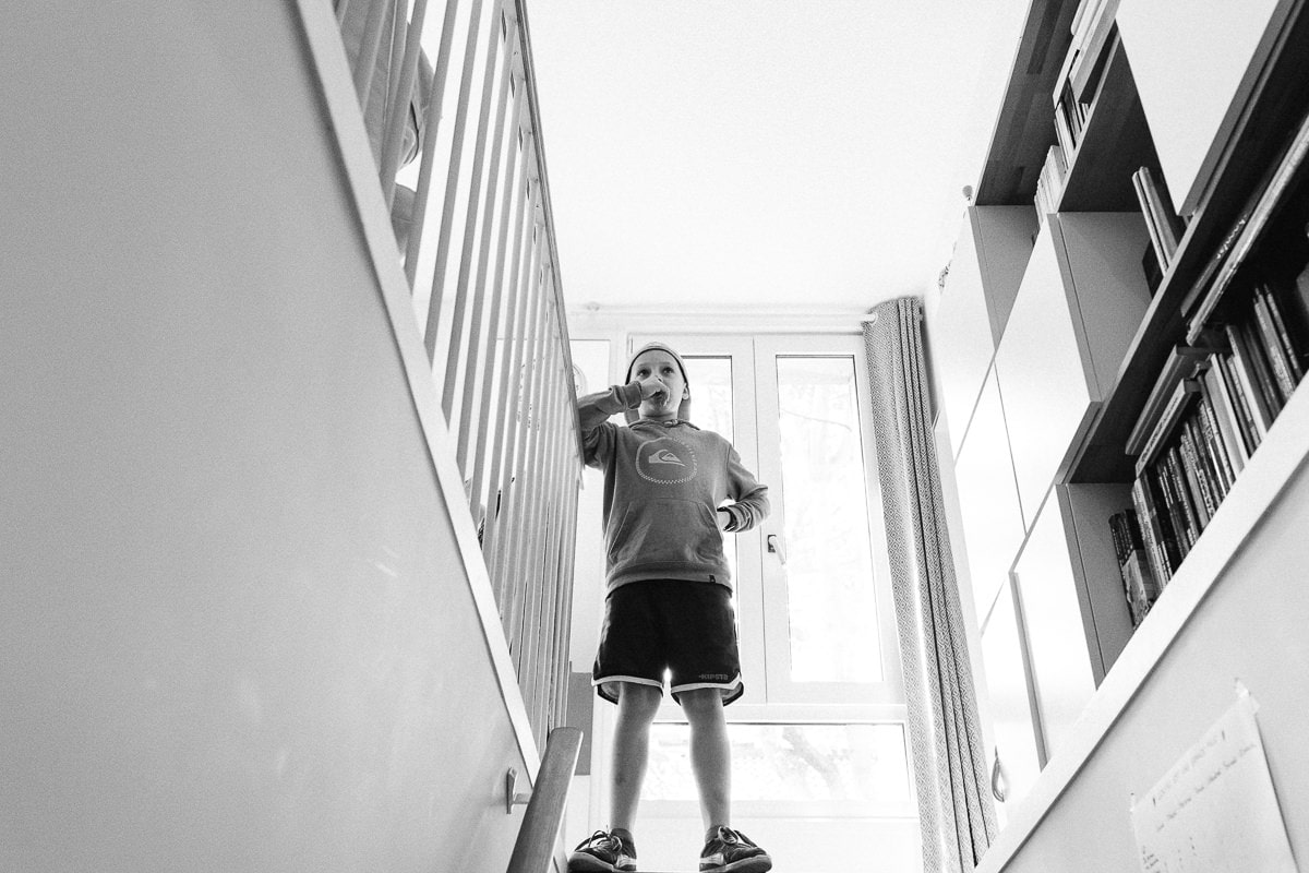 Ernestine-et-sa-famille-wedding and life photographer_NO-5 ‣ Photographe de famille à l'approche documentaire pour vos évènements ou votre vie quotidienne, à Paris et dans toute la France Reportage de famille à Paris, en ile de France