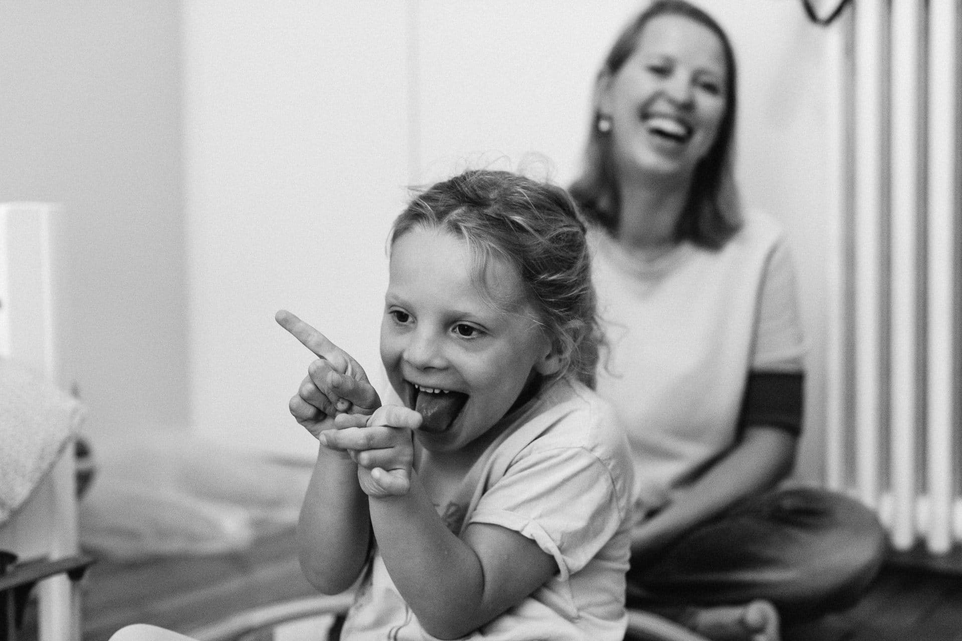 Ernestine et sa famille - wedding and life photographer - 1920-365 ‣ Photographe de famille à l'approche documentaire pour vos évènements ou votre vie quotidienne, à Paris et dans toute la France photographe reportage de famille à Neuilly