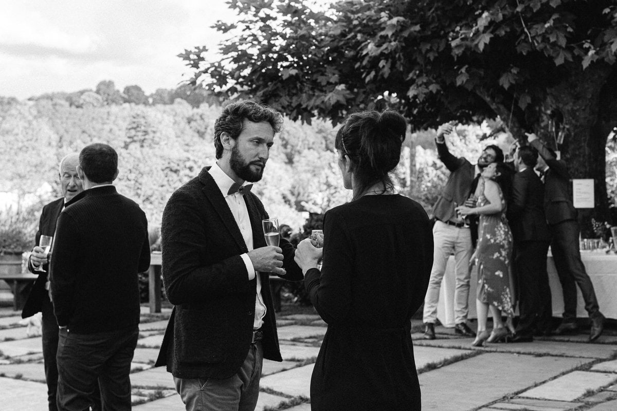 Mariage sur deux jours au Pays Basque - cocktail au gite au milieu des fougères