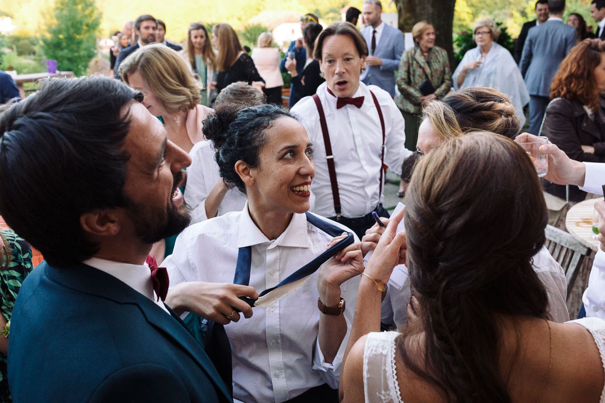 Mariage sur deux jours au Pays Basque - au gite au milieu des fougères fin d'animation des témoins