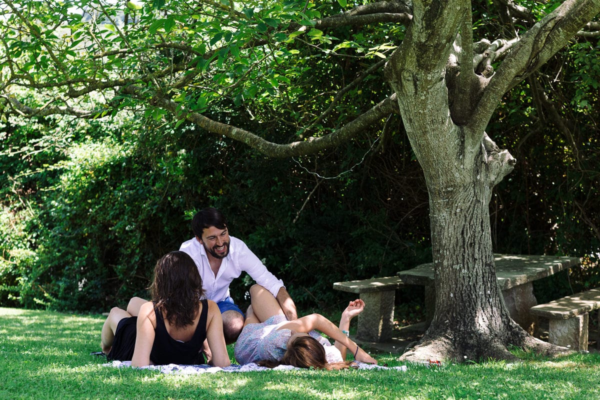 Mariage sur deux jours au Pays Basque - sieste après brunch