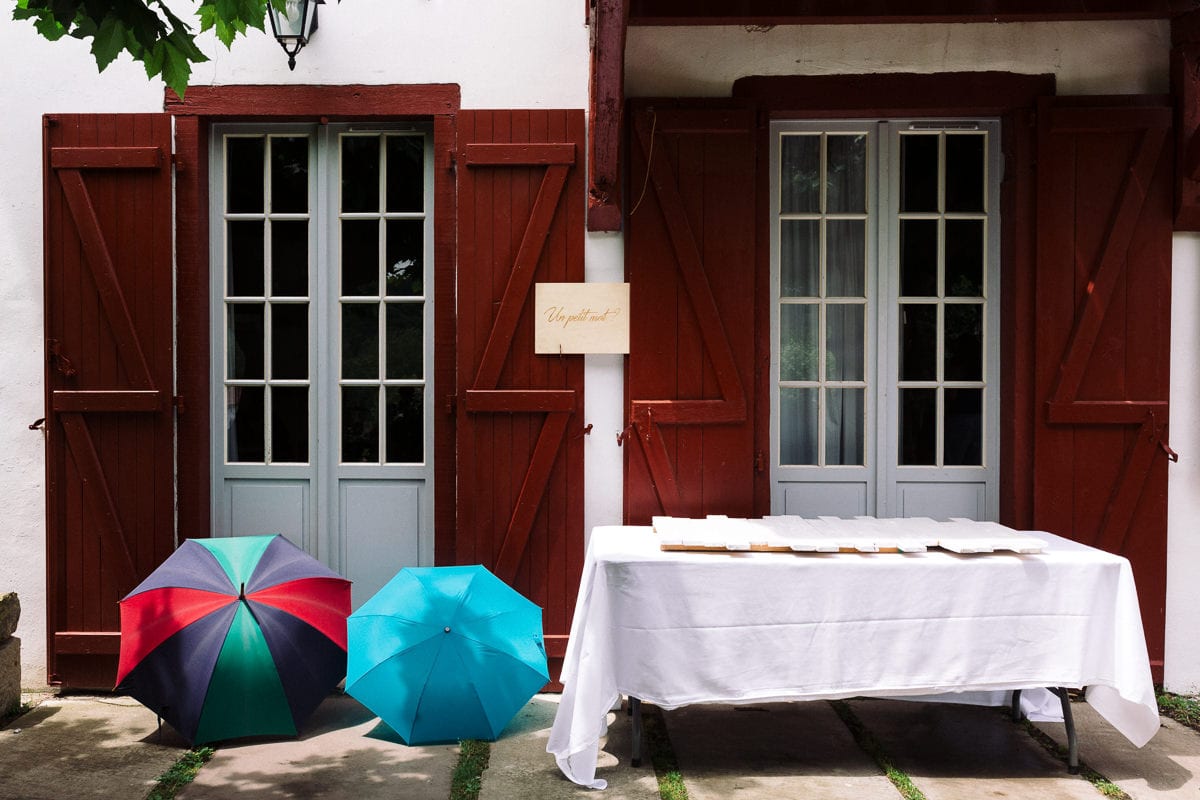 Mariage sur deux jours au Pays Basque - gite au milieu des fougères - après la pluie