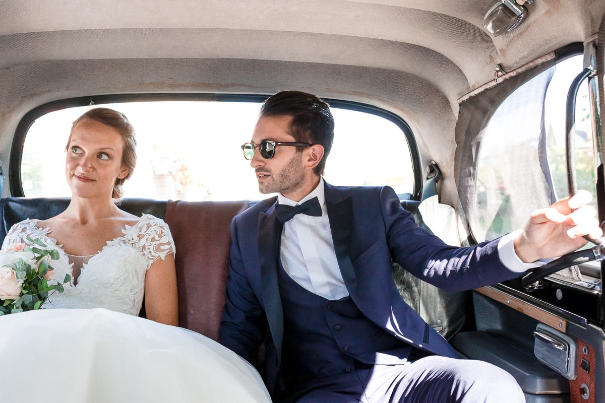Ernestine-et-sa-famille-wedding and life photographer_MY-15 ‣ Photographe de famille à l'approche documentaire pour vos évènements ou votre vie quotidienne, à Paris et dans toute la France reportage de mariage, les mariés dans la voiture ancienne