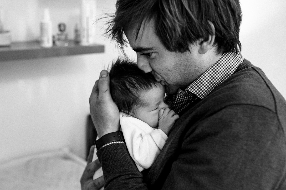 papa et bébé marine poron reportage de vie de famille