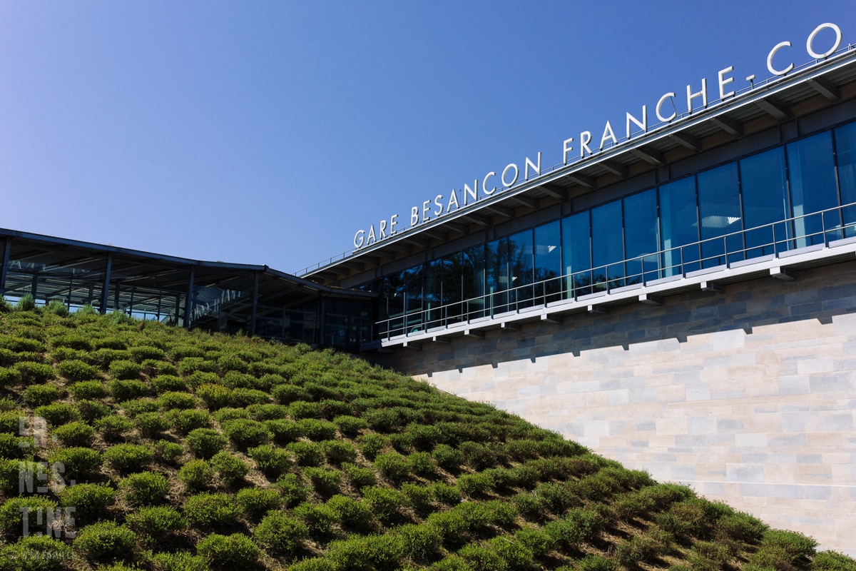 Ernestine-et-sa-famille-wedding and life photographer-1 ‣ Photographe de famille à l'approche documentaire pour vos évènements ou votre vie quotidienne, à Paris et dans toute la France reportage documentaire de famille à Besançon par Ernestine et sa famille