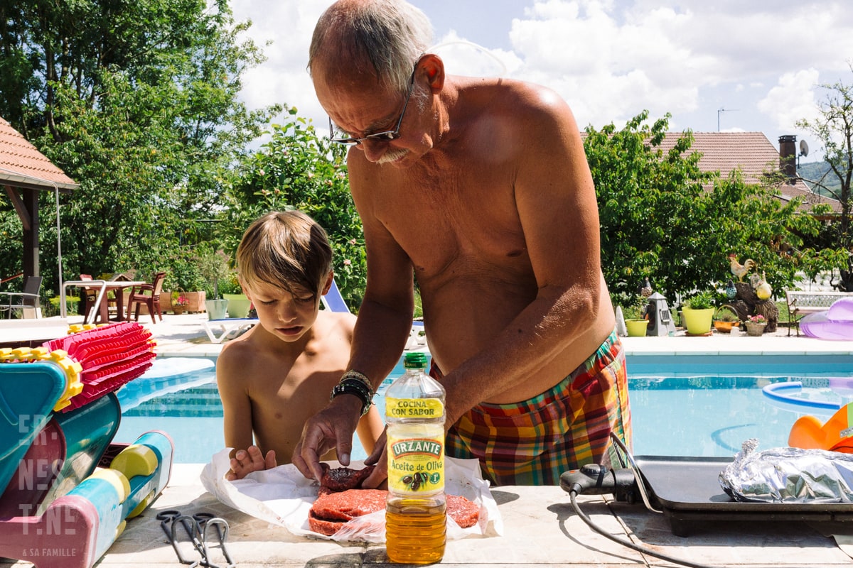 Ernestine-et-sa-famille-wedding and life photographer-15 ‣ Photographe de famille à l'approche documentaire pour vos évènements ou votre vie quotidienne, à Paris et dans toute la France reportage documentaire de famille à Besançon par Ernestine et sa famille
