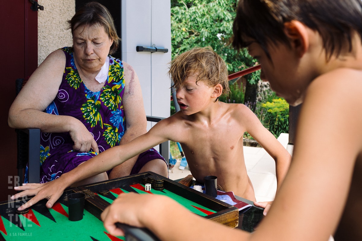 Ernestine-et-sa-famille-wedding and life photographer-26 ‣ Photographe de famille à l'approche documentaire pour vos évènements ou votre vie quotidienne, à Paris et dans toute la France reportage documentaire de famille à Besançon par Ernestine et sa famille