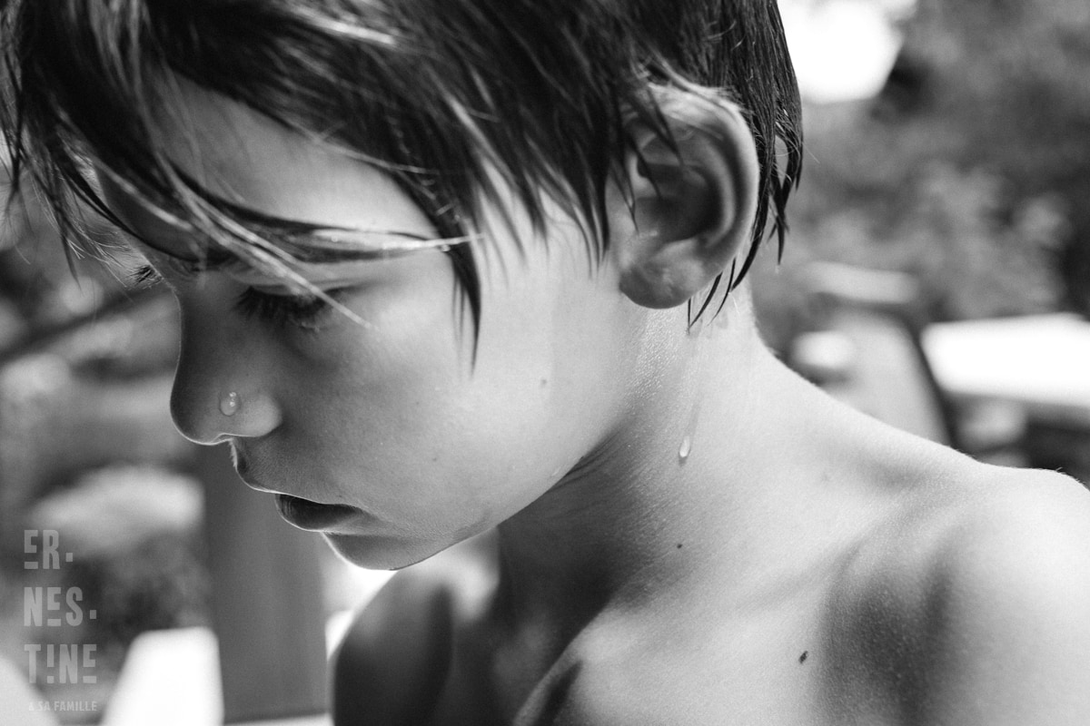 Ernestine-et-sa-famille-wedding and life photographer-28 ‣ Photographe de famille à l'approche documentaire pour vos évènements ou votre vie quotidienne, à Paris et dans toute la France reportage documentaire de famille à Besançon par Ernestine et sa famille