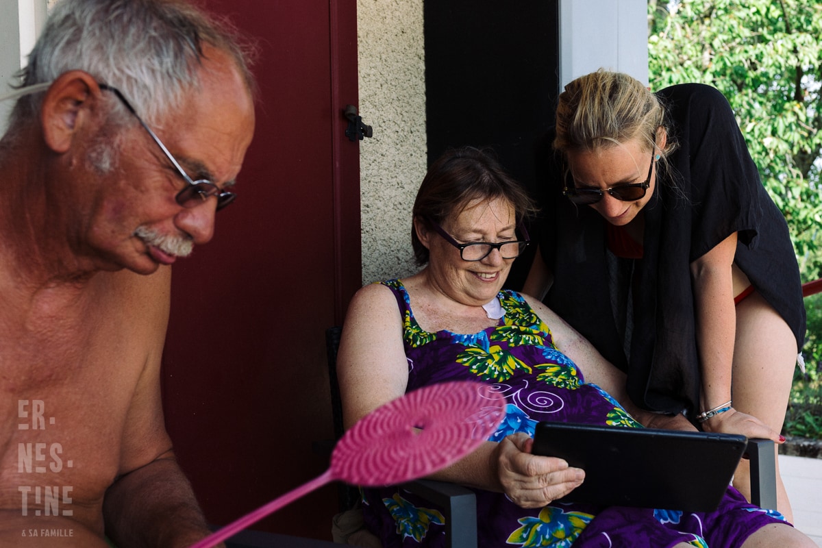 Ernestine-et-sa-famille-wedding and life photographer-32 ‣ Photographe de famille à l'approche documentaire pour vos évènements ou votre vie quotidienne, à Paris et dans toute la France reportage documentaire de famille à Besançon par Ernestine et sa famille