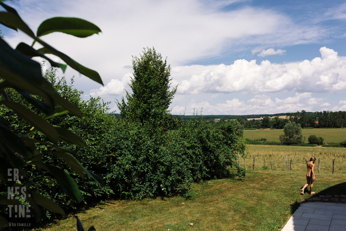 Ernestine-et-sa-famille-wedding and life photographer-9 ‣ Photographe de famille à l'approche documentaire pour vos évènements ou votre vie quotidienne, à Paris et dans toute la France reportage documentaire de famille à Besançon par Ernestine et sa famille