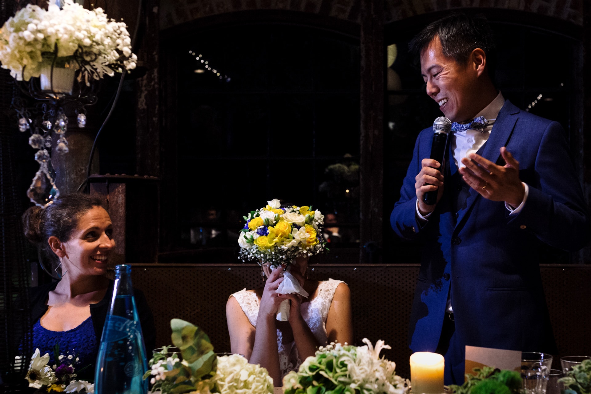 Ernestineetsafamille-wedding-and-life-photographer-41 ‣ Photographe de famille à l'approche documentaire pour vos évènements ou votre vie quotidienne, à Paris et dans toute la France Discours du marié et mariée qui se cache aux Bonnes Joies Ernestine et sa famille photographe de mariage à l'approche reportage