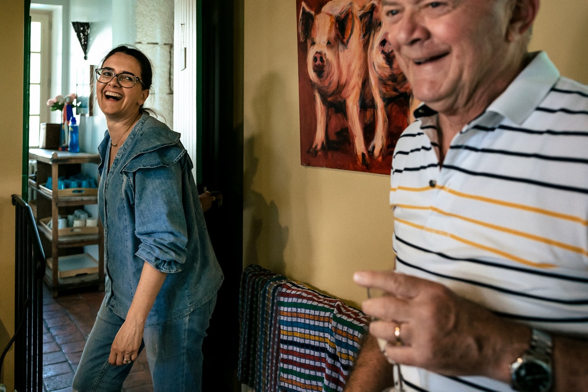 Ernestine-et-sa-famille-photographe reunion de famille-10 ‣ Photographe de famille à l'approche documentaire pour vos évènements ou votre vie quotidienne, à Paris et dans toute la France Offrir un reportage de famille pour un anniversaire de mariage noyers sur serein en Bourgogne par Ernestine et sa famille