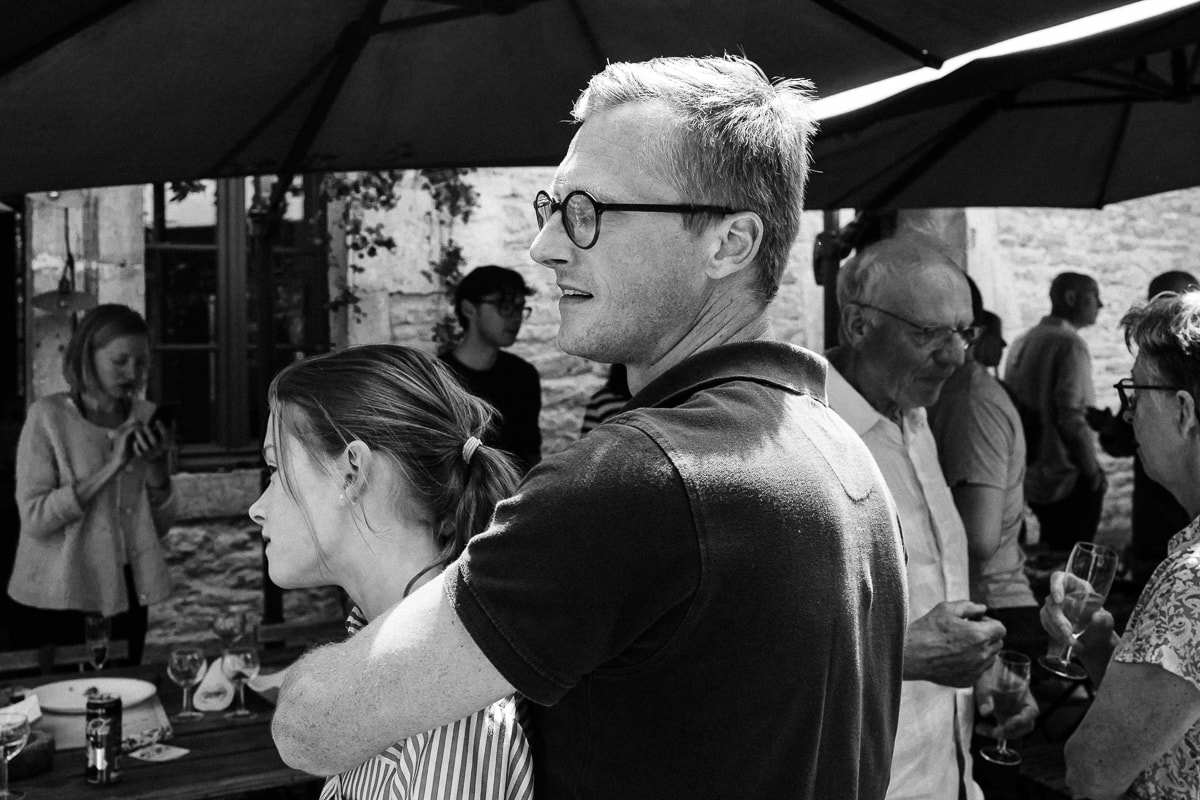 Ernestine-et-sa-famille-photographe reunion de famille-4 ‣ Photographe de famille à l'approche documentaire pour vos évènements ou votre vie quotidienne, à Paris et dans toute la France Offrir un reportage de famille pour un anniversaire de mariage noyers sur serein en Bourgogne par Ernestine et sa famille