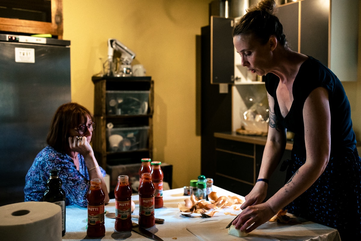 Ernestine-et-sa-famille-photographe reunion de famille-47 ‣ Photographe de famille à l'approche documentaire pour vos évènements ou votre vie quotidienne, à Paris et dans toute la France Offrir un reportage de famille pour un anniversaire de mariage noyers sur serein en Bourgogne par Ernestine et sa famille