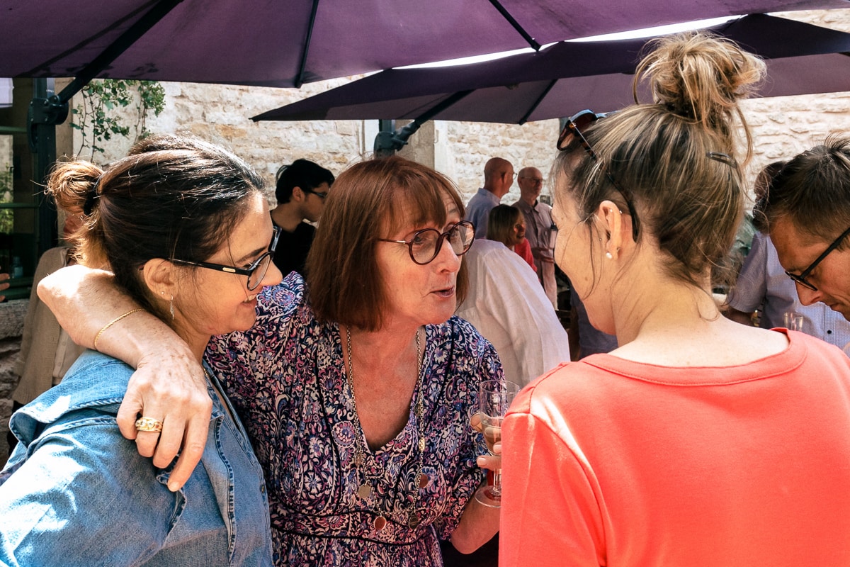 Ernestine-et-sa-famille-photographe reunion de famille-6 ‣ Photographe de famille à l'approche documentaire pour vos évènements ou votre vie quotidienne, à Paris et dans toute la France Offrir un reportage de famille pour un anniversaire de mariage noyers sur serein en Bourgogne par Ernestine et sa famille