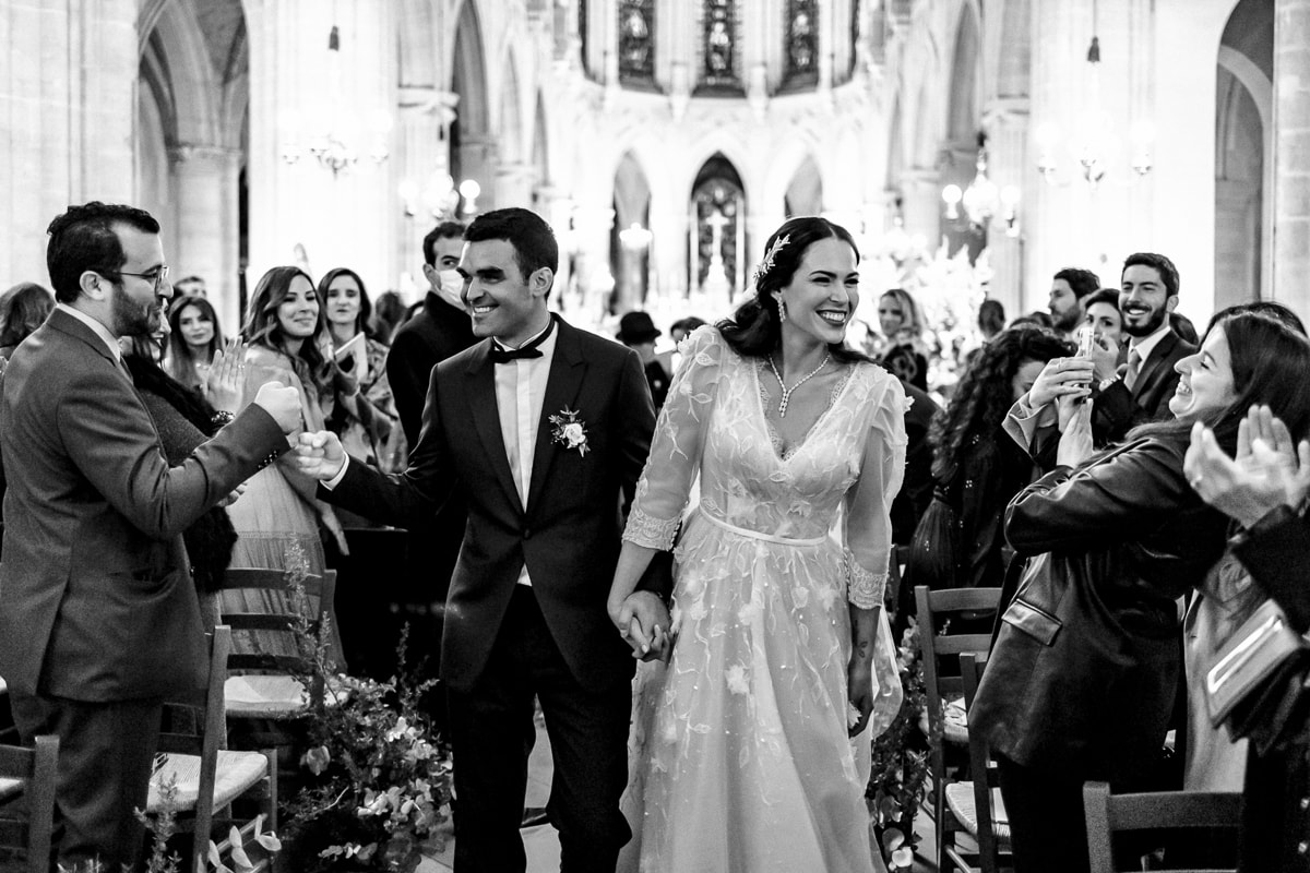 Wedding in Paris in Trianon, an old style theater near Montmartre - documentary wedding photographer