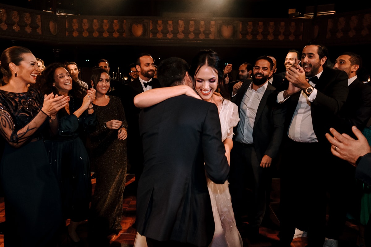 Wedding in Paris in Trianon, an old style theater near Montmartre - documentary wedding photographer
