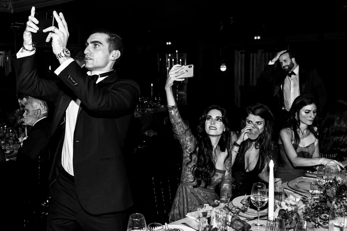 Wedding in Paris in Trianon, an old style theater near Montmartre - documentary wedding photographer