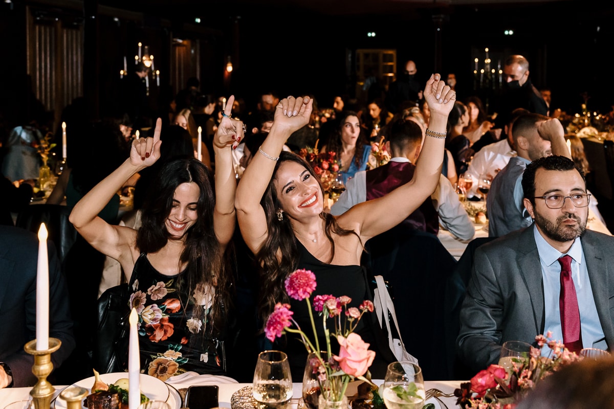 Wedding in Paris in Trianon, an old style theater near Montmartre - documentary wedding photographer