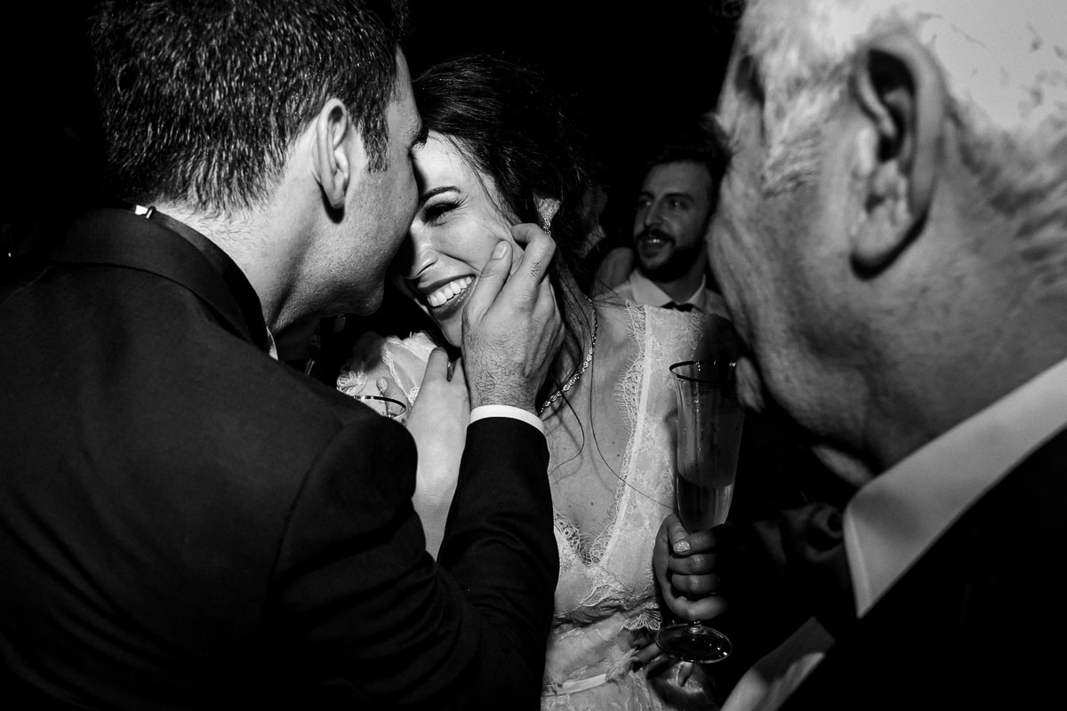 Wedding in Paris in Trianon, an old style theater near Montmartre - documentary wedding photographer