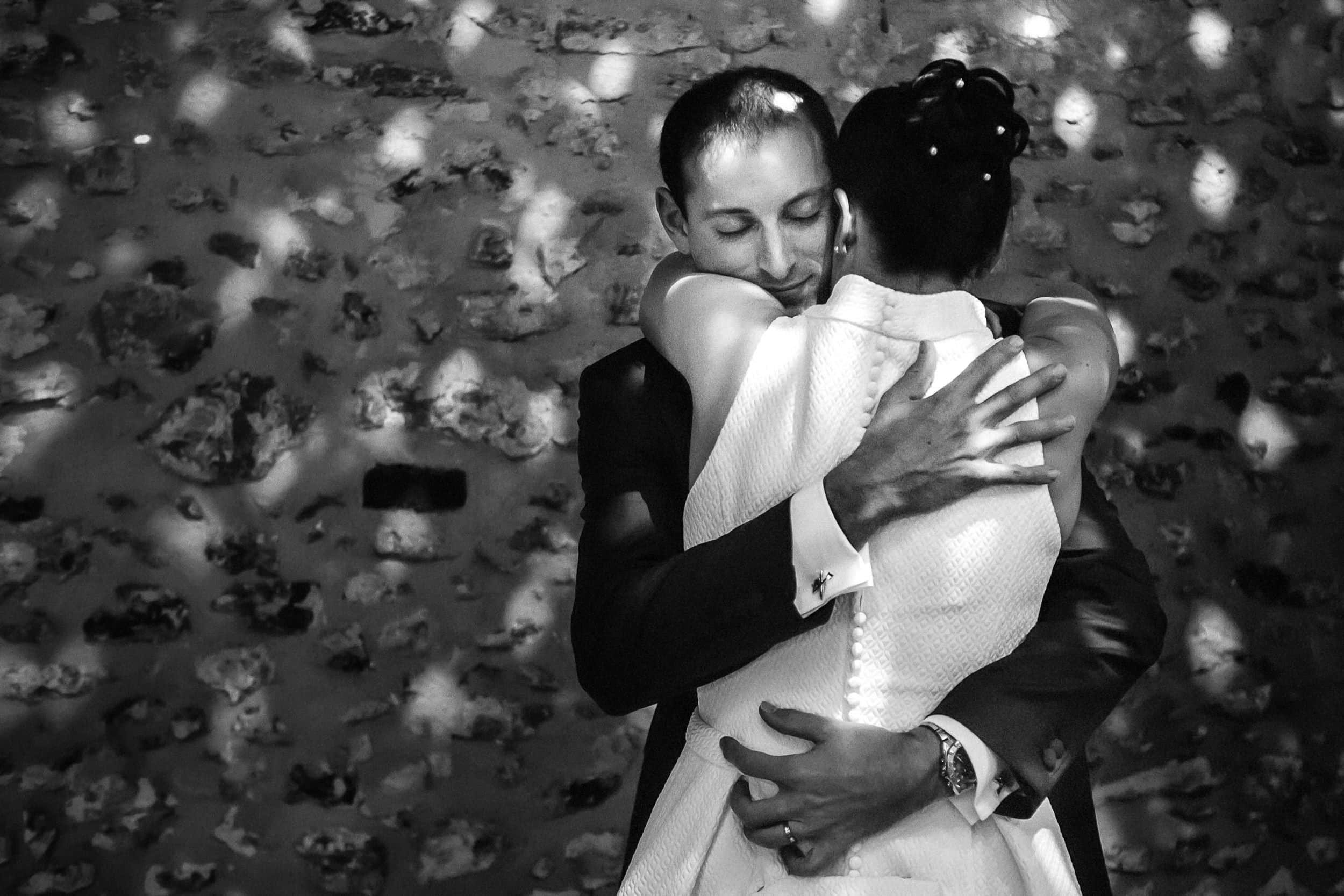 Première danse des mariés à Versailles - reportage documentaire de mariage à Versailles