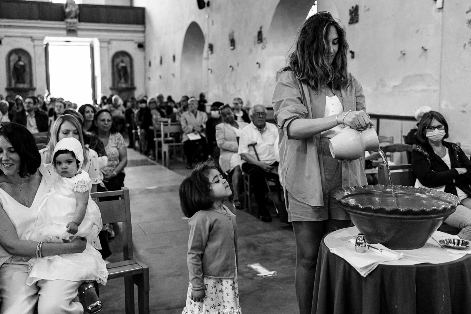 Ernestine-et-sa-famille-wedding and life photographer-24 ‣ Photographe de famille à l'approche documentaire pour vos évènements ou votre vie quotidienne, à Paris et dans toute la France Le reportage photo du baptême d'A. à Choisy Le Roi
