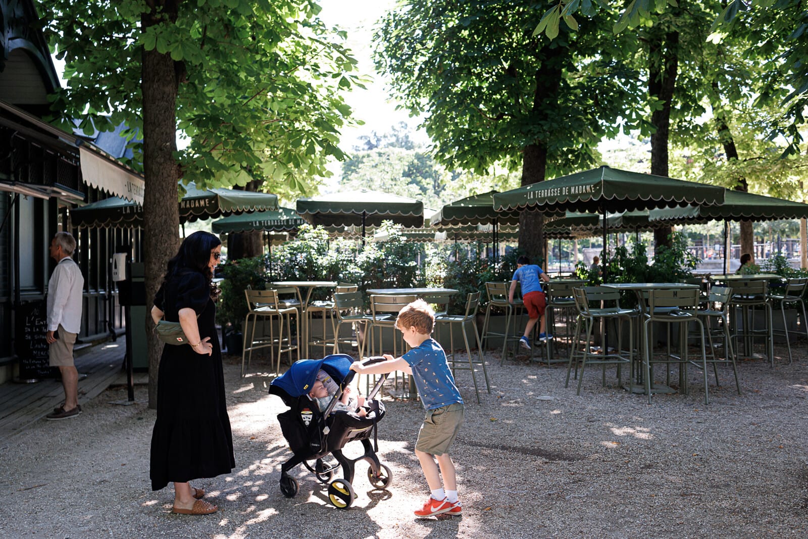 reportage photo Piquenique en famille au jardin du Luxembourg