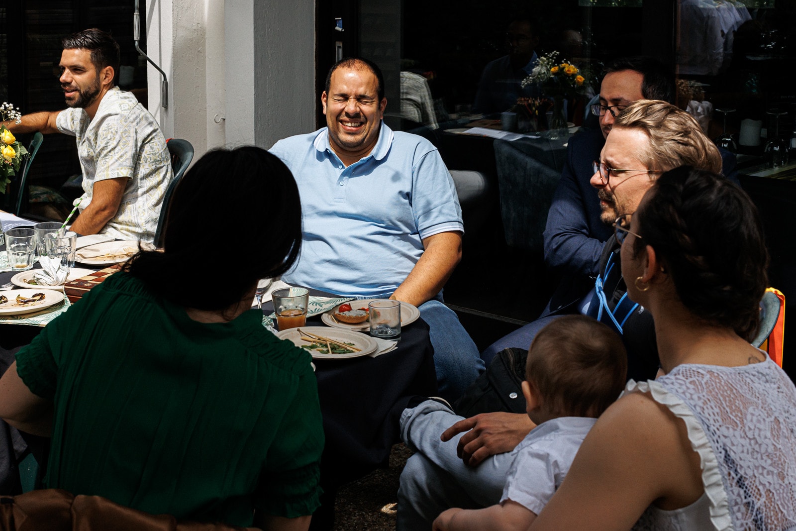 Ernestine-et-sa-famille-wedding and life photographer-38 ‣ Photographe de famille à l'approche documentaire pour vos évènements ou votre vie quotidienne, à Paris et dans toute la France Le reportage photo du baptême d'A. à Choisy Le Roi