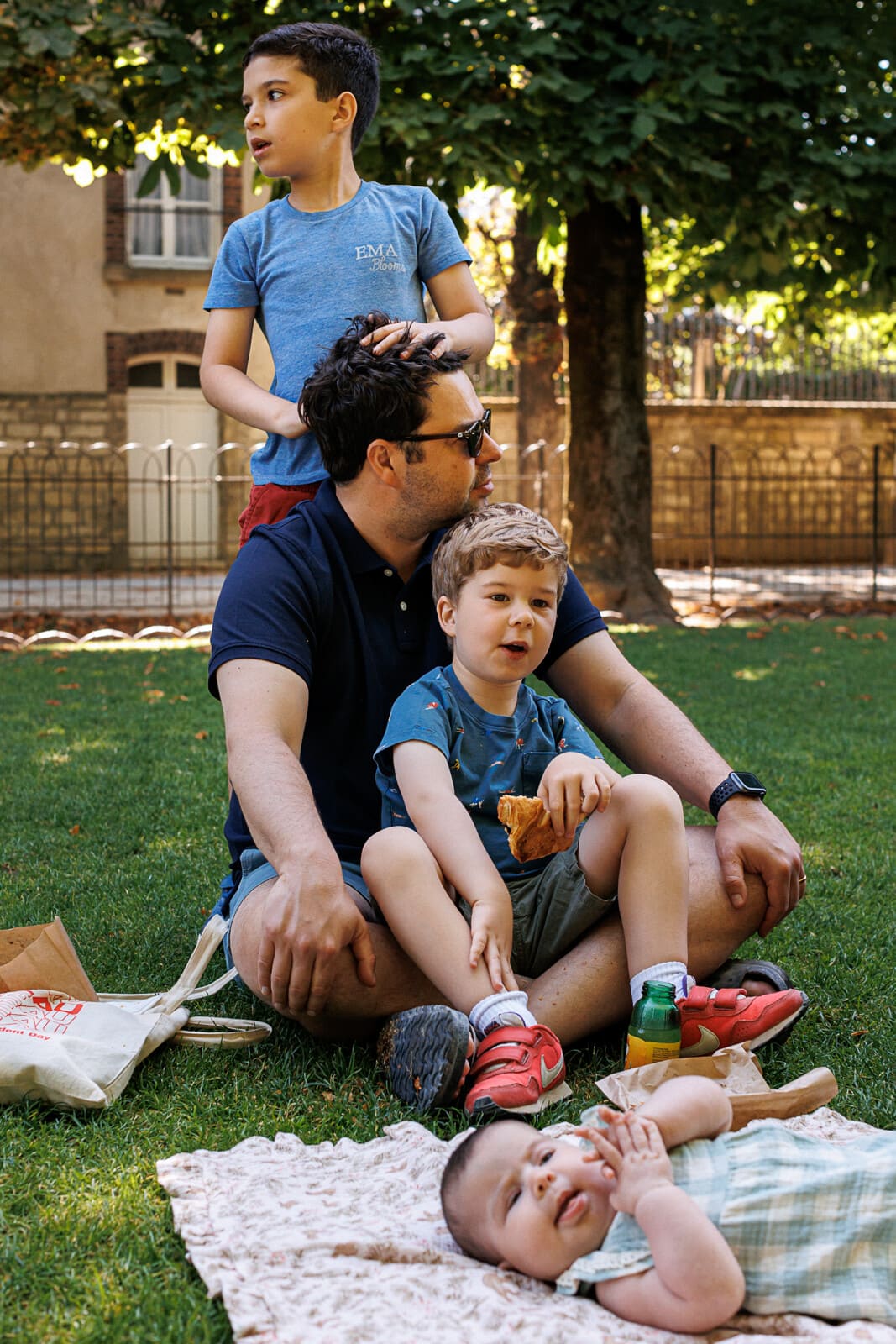 reportage photo Piquenique en famille au jardin du Luxembourg