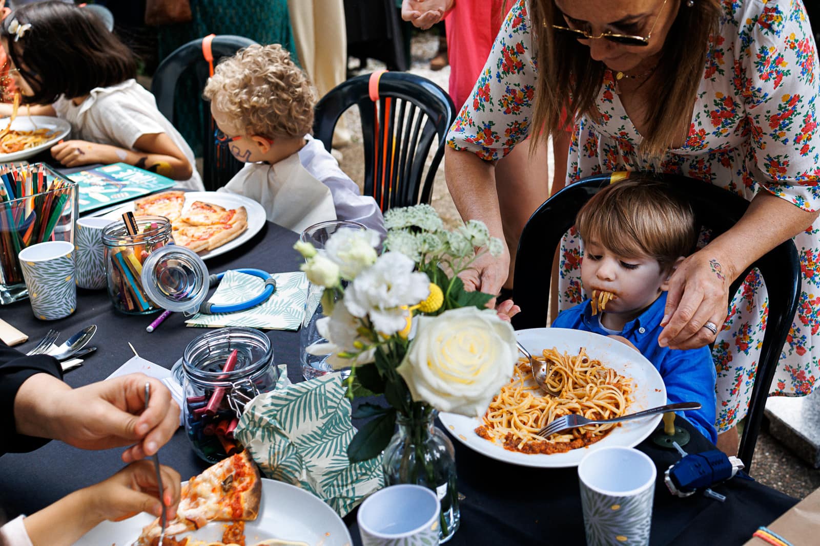 Ernestine-et-sa-famille-wedding and life photographer-46 ‣ Photographe de famille à l'approche documentaire pour vos évènements ou votre vie quotidienne, à Paris et dans toute la France Le reportage photo du baptême d'A. à Choisy Le Roi